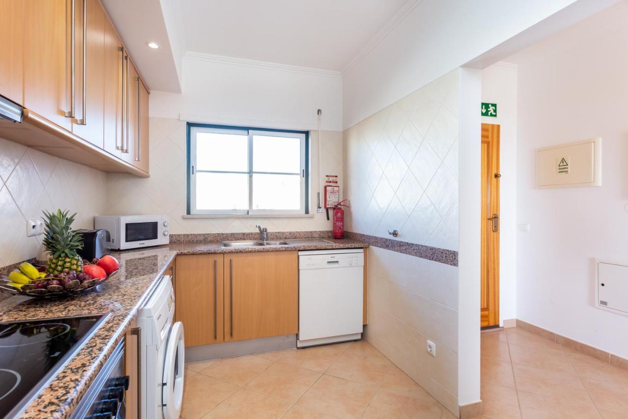 Lovely 2 Bedroom Apartment Including Pool, Stunning Ocean Views & Beach Closeby Luz Eksteriør bilde