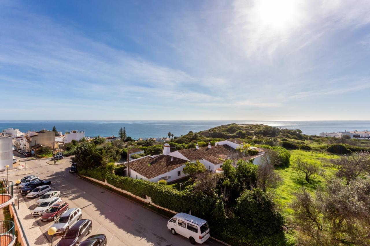 Lovely 2 Bedroom Apartment Including Pool, Stunning Ocean Views & Beach Closeby Luz Eksteriør bilde