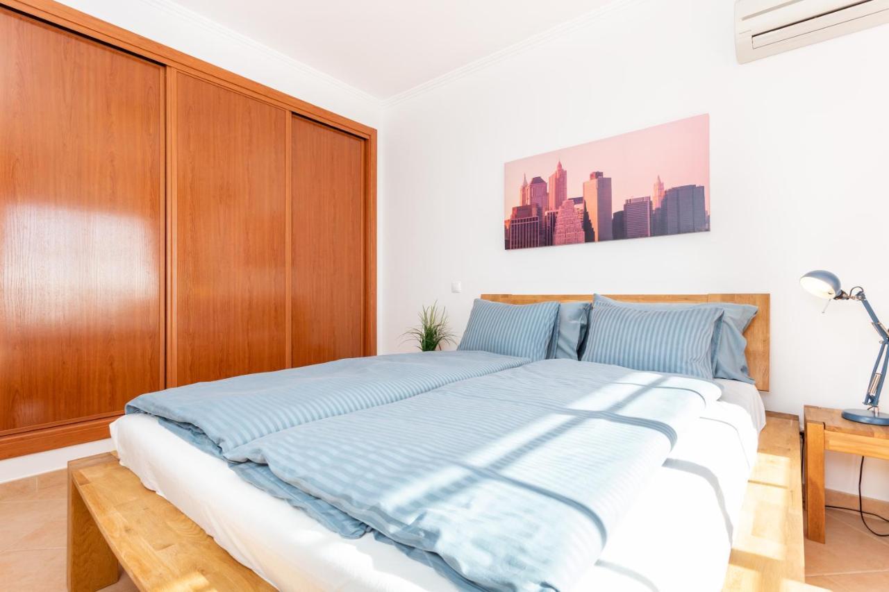 Lovely 2 Bedroom Apartment Including Pool, Stunning Ocean Views & Beach Closeby Luz Eksteriør bilde
