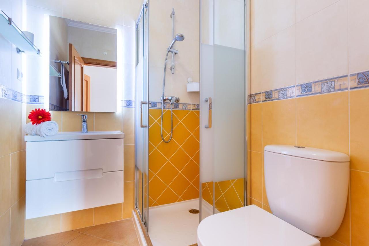 Lovely 2 Bedroom Apartment Including Pool, Stunning Ocean Views & Beach Closeby Luz Eksteriør bilde